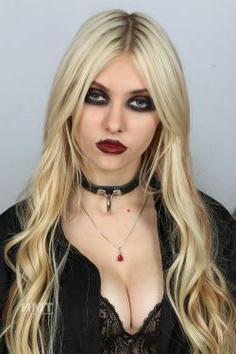 Osobni život Taylor Momsen