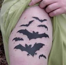 Bat Tattoo: Snaga i originalnost u jednom crtežu