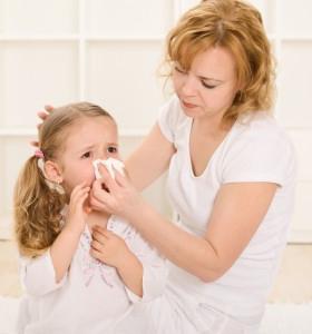 Što ako dijete ima curenje nosa? Liječenje s narodnim lijekovima izvrstan je izlaz!